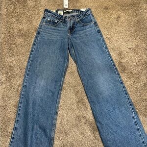 Women’s Levi’s jeans
